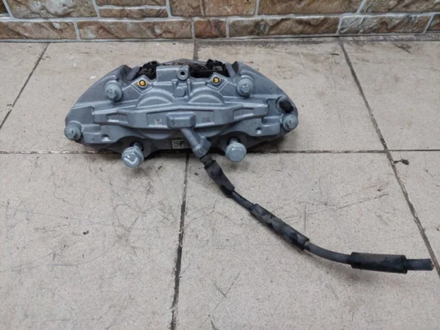 Суппорт передний левый для Mercedes-Benz E class W213 2016-2023 на фотографиях