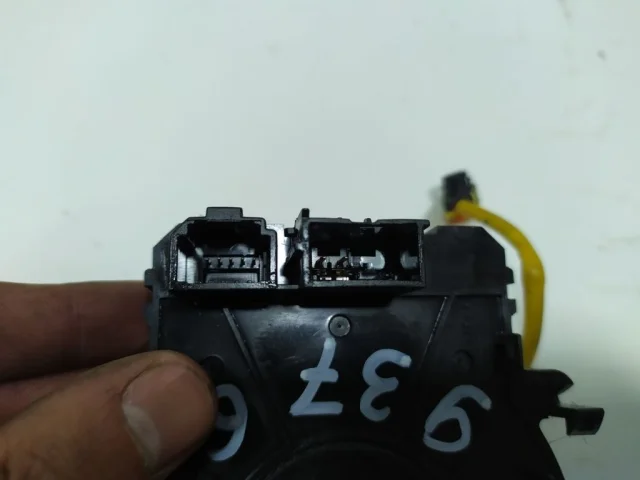 Подрулевой переключатель для Hyundai Solaris 1 рестайлинг 2014-2017 на фотографиях