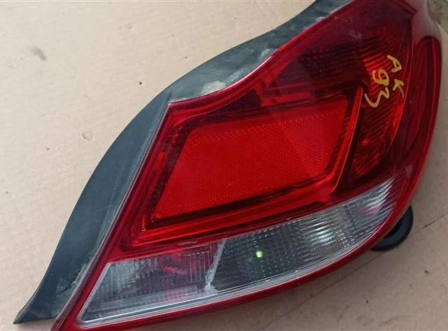 Фонарь правый для Opel Insignia Седан A 2008-2017 на фотографиях