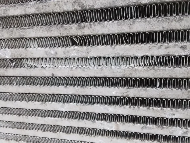 Интеркулер для BMW X5 Е70 2006-2013 на фотографиях