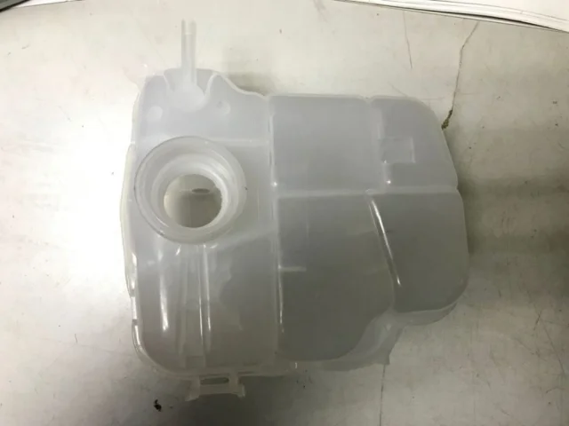 Расширительный бачок радиатора для Chevrolet Cruze 1 J300 Универсал 2009-2015 на фотографиях