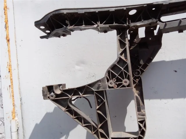 Панель радиатора (телевизор) для BMW X3 Е83 2003-2010 на фотографиях