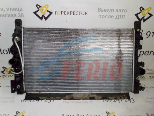Радиатор охлаждения ДВС для Opel Astra J Хэтчбек 2009-2017 на фотографиях