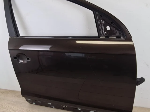 Дверь передняя правая для Audi Q7 4L 2005-2015 на фотографиях