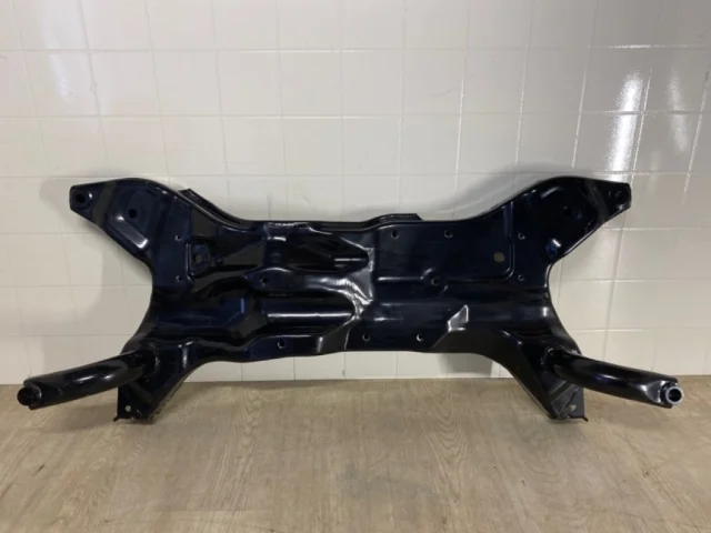 Подрамник двигателя для Mitsubishi Outlander II CW0W 2005-2012 на фотографиях