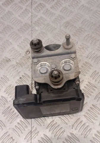 Блок ABS для Audi Q7 4L 2005-2015 на фотографиях