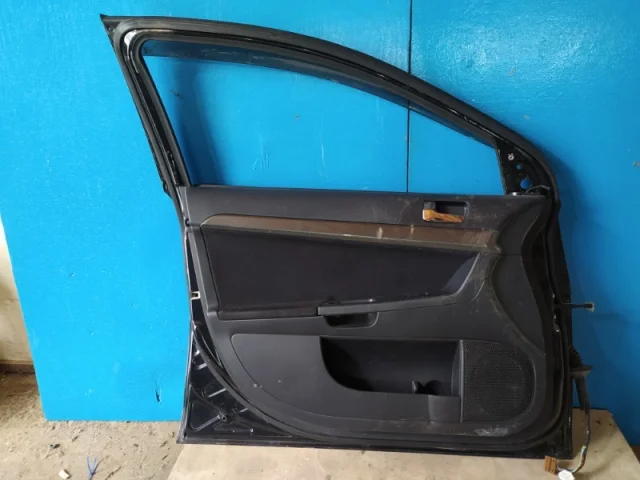 Дверь передняя левая для Mitsubishi Lancer 10 Седан CY 2007-2011 на фотографиях