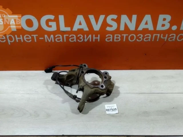 Кулак поворотный правый для Nissan Tiida SC11 Седан 2007-2014 на фотографиях