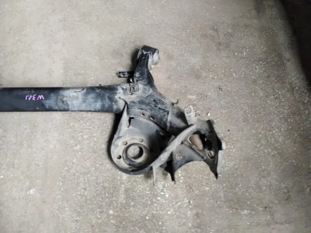 Задняя балка для Toyota Corolla E140/E150 Седан 2006-2013 на фотографиях