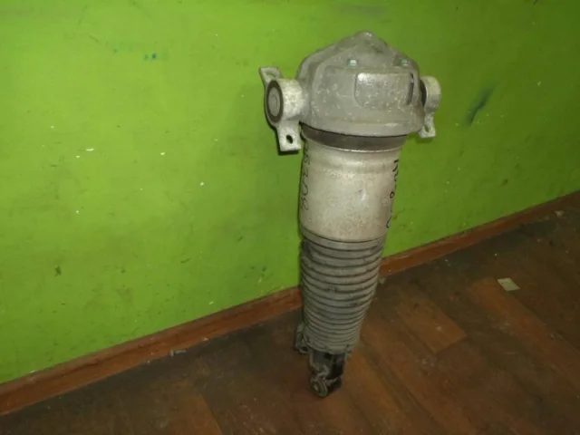 Амортизатор задний правый для Audi Q7 4L 2005-2015 на фотографиях