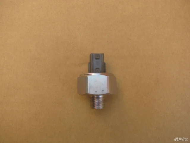 Датчик детонации для Toyota Alphard H10 2002-2008 на фотографиях