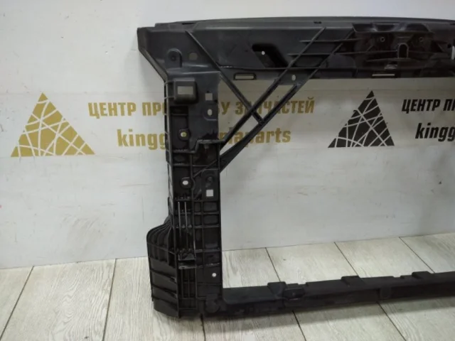 Панель радиатора (телевизор) для Skoda Rapid I NH3 2012-2017 на фотографиях