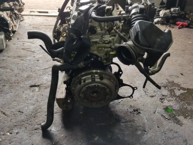 Двигатель для Nissan Primera P12 Седан 2002-2008 на фотографиях