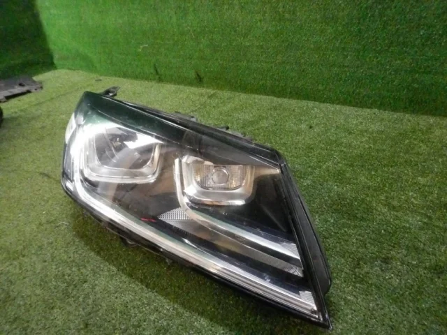 Фара ксенон левая для Volkswagen Touareg II (7P5) Rest 2014-2018 на фотографиях
