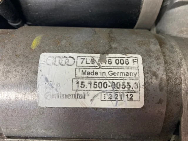 Компрессор пневмоподвески задний для Audi Q7 4L 2005-2015 на фотографиях