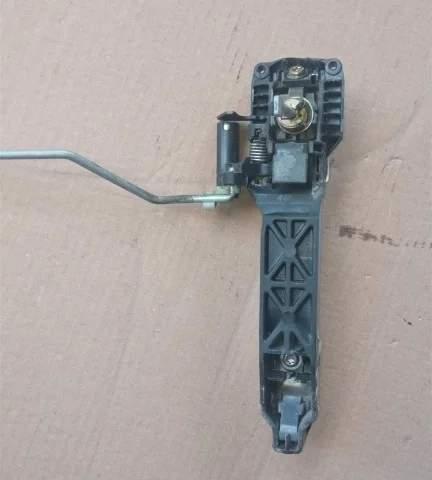 Ручка двери передняя правая внешняя для Toyota Corolla E120/E130 Хэтчбек 2001-2007 на фотографиях