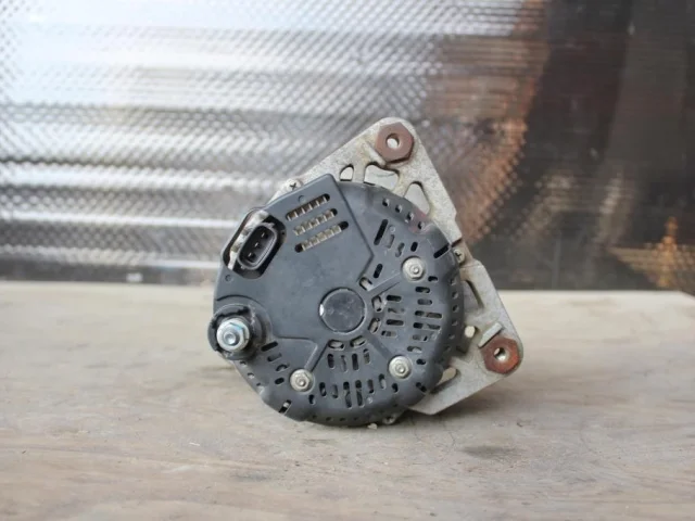 Генератор для Nissan X-Trail T31 RU 2007-2014 на фотографиях