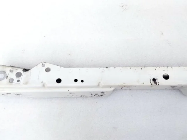 Панель радиатора (телевизор) для Chevrolet Cruze 1 J300 2009-2015 на фотографиях