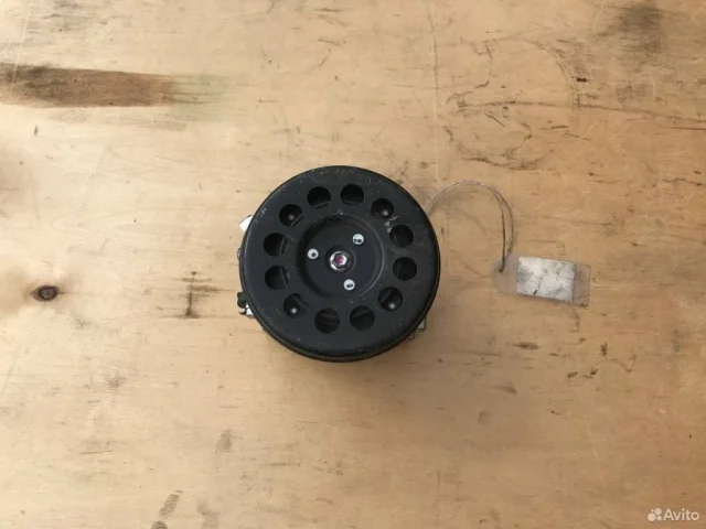 Компрессор кондиционера для Toyota Alphard H10 2002-2008 на фотографиях