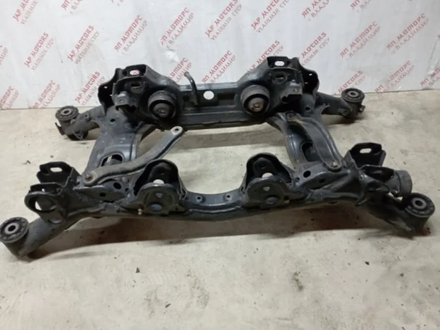 Задний подрамник для Suzuki Grand Vitara 2005-2014 на фотографиях