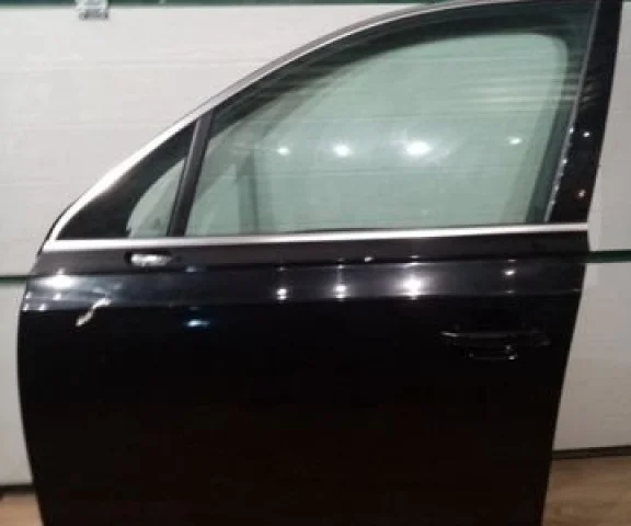 Накладка на дверь передняя левая для Audi Q7 4M 2015+ на фотографиях