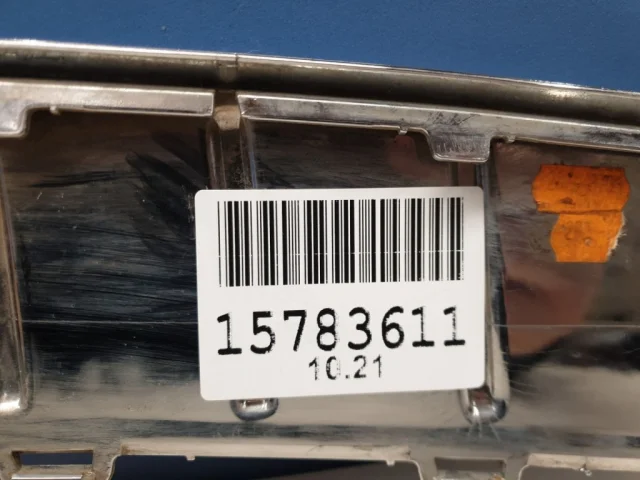 Накладка заднего бампера для Volkswagen Touareg II (7P5) Rest 2014-2018 на фотографиях