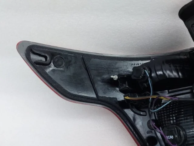 Фонарь правый для Ford Explorer U251 2005-2011 на фотографиях