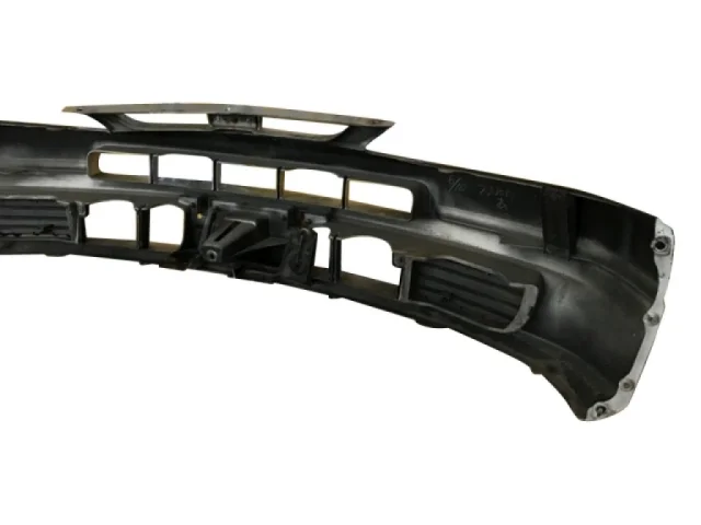 Бампер для Toyota Corolla E110 Хэтчбек 1997-2002 на фотографиях