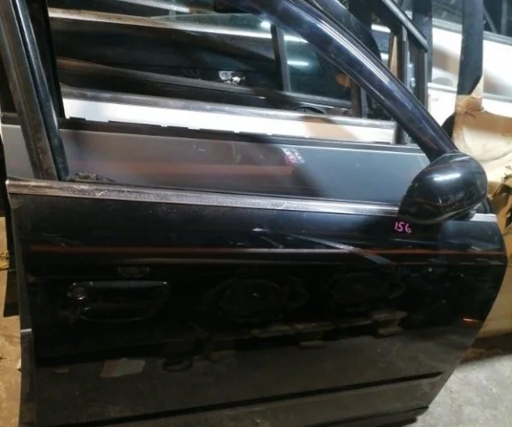 Дверь передняя правая для Audi A4 B7 Avant 2004-2008 на фотографиях