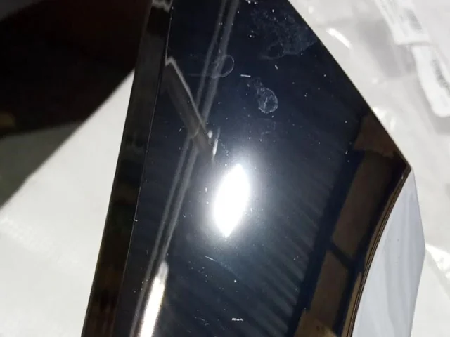 Молдинг крышки багажника для Toyota Corolla E160/E180 Седан (RU) 2012-2016 на фотографиях