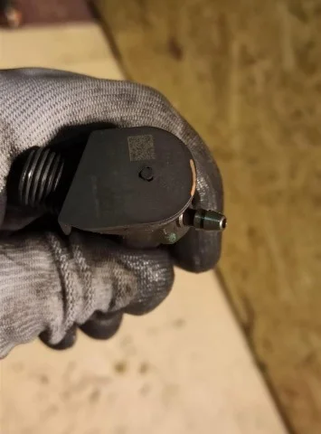 Форсунка топливная для Opel Antara 2006-2017 на фотографиях