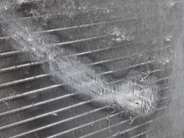 Радиатор охлаждения ДВС для Renault Sandero BS 2007-2014 на фотографиях