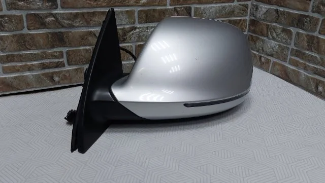 Стекла и зеркала для Audi Q7 4M 2015+ на фотографиях