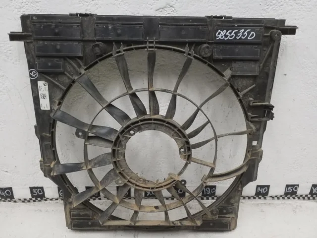 Вентилятор радиатора охлаждения ДВС для BMW X5 G05 2018+ на фотографиях