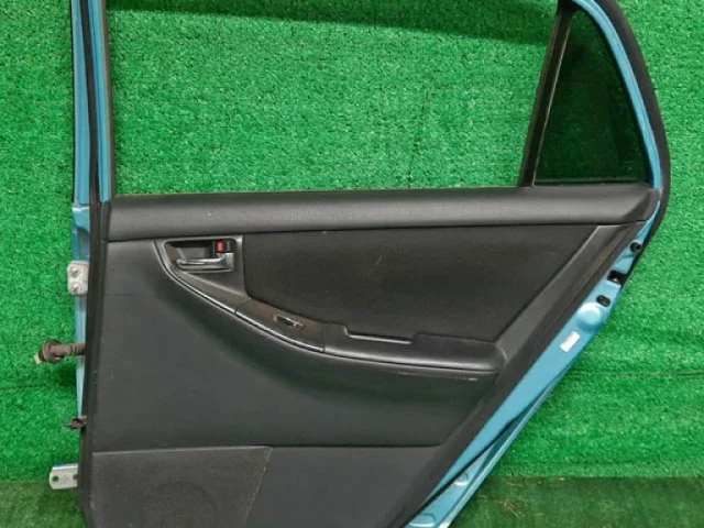 Дверь задняя правая для Toyota Corolla E120/E130 Седан 2000-2007 на фотографиях
