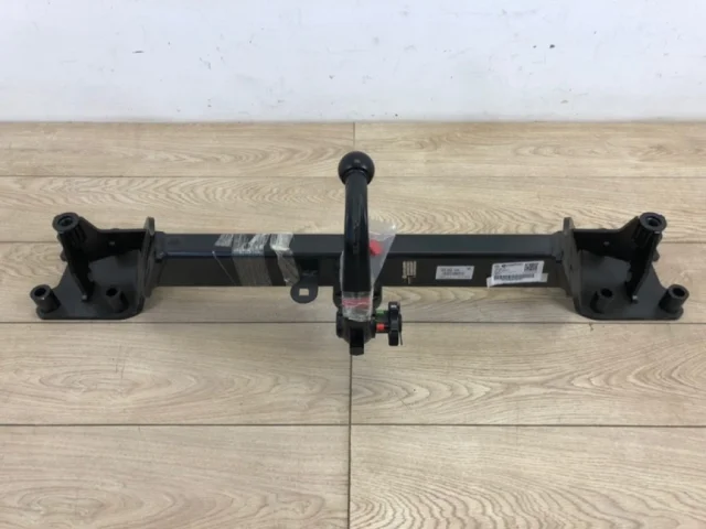 Фаркоп для Volkswagen Touareg III (CR) 2018+ на фотографиях