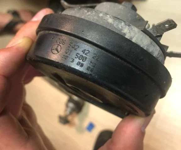 Звуковой сигнал для Mercedes-Benz GL class X164 2006-2012 на фотографиях