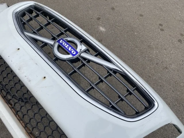 Решетка радиатора для Volvo S60 FS II 2010-2013 на фотографиях