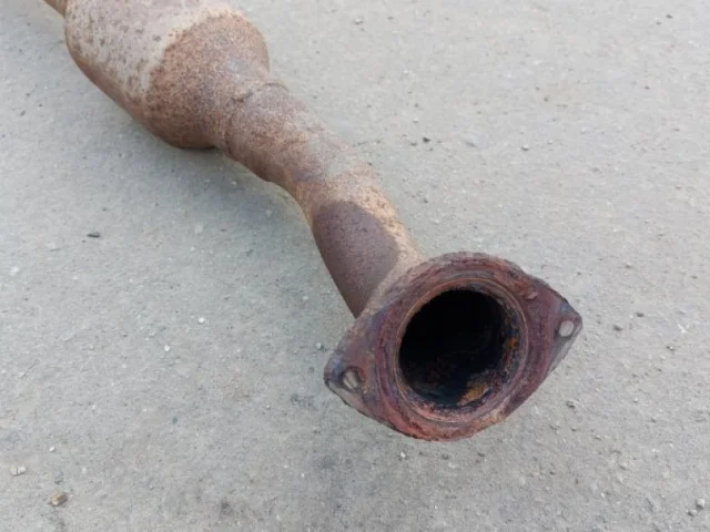 Выхлопная система в сборе для Toyota RAV4 XA30 2005-2012 на фотографиях