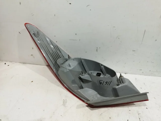 Фонарь внешний левый для Hyundai Solaris 1 RB (2011-2013) на фотографиях