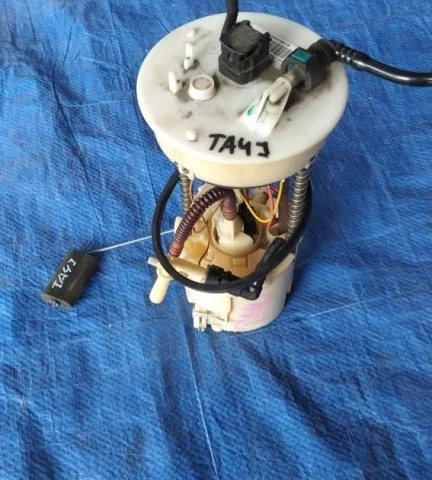 Топливный насос для Suzuki Grand Vitara 2005-2014 на фотографиях