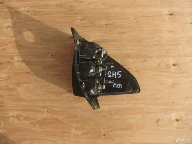 Фонарь правый для Subaru Forester SH 2008-2012 на фотографиях