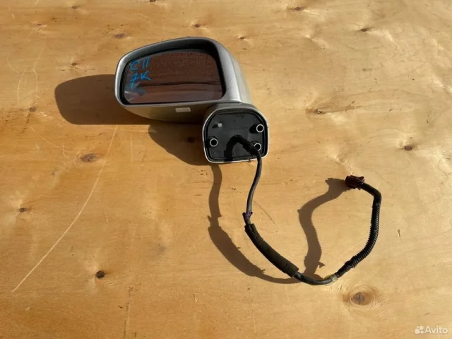 Стекла и зеркала для Nissan Tiida SC11 Седан 2007-2014 на фотографиях