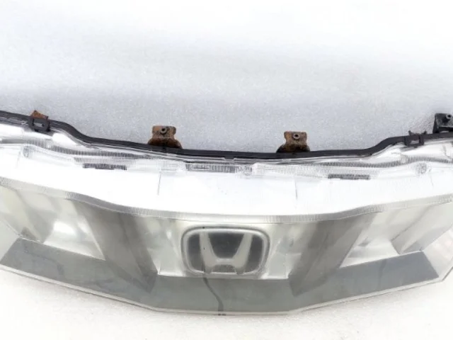 Решетка радиатора для Honda Civic FA 2005-2010 седан на фотографиях