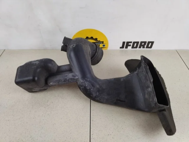 Впускной патрубок воздушного фильтра для Suzuki Grand Vitara 2005-2014 на фотографиях