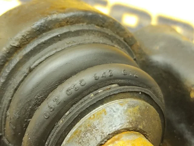 Ступица колеса задняя правая для Mercedes-Benz M class W163 1998-2005 на фотографиях