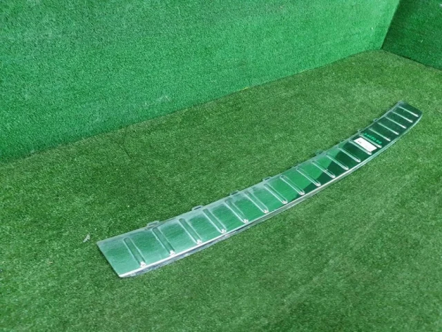 Накладка заднего бампера правая для Volkswagen Touareg I (7L) 2002-2010 на фотографиях