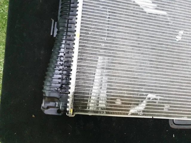 Радиатор охлаждения ДВС для BMW 3er G20 2018+ на фотографиях