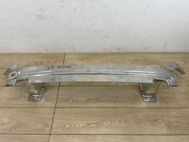 Усилитель бампера передний верхний для Audi Q7 4M 2015+ на фотографиях