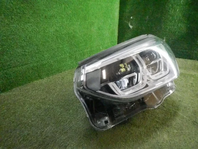 Фара левая для BMW X3 G01 2017-2023 на фотографиях